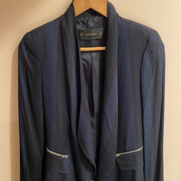 Blazer - Picture 3 of 4